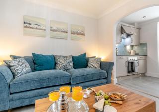 Cove Apartment - Tenby - 8