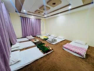 Zim Zim &Salaar Gust House - - 4