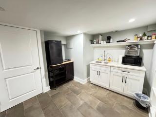 NIce Updated Basement in DC near transportation - Washington - 1
