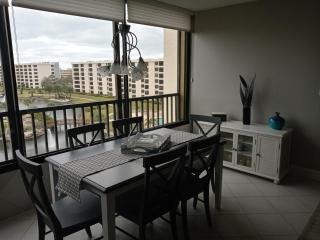 Gulf & Bay Club, Siesta Key, FL - This property has a 30 night minimum reservation - 7