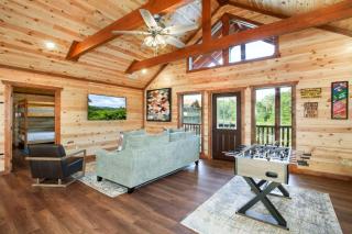 2Cabins 16BR Sleeps42 Hot Tub Indoor Pool and Gazebo - 2