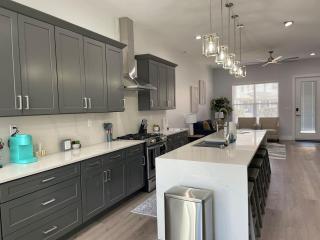 Luxury 4 Bedroom 5 Bath Townhome Downtown Indpls 2226 - Indianapolis - 3