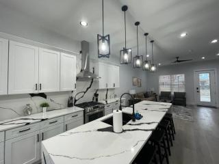 Modern 4 Bedroom 5 Bath Townhome Downtown Indpls 2228 - 4