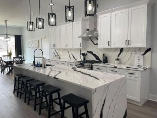 Modern 4 Bedroom 5 Bath Townhome Downtown Indpls 2232 - 3