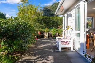 The Peninsula Riverside Abode with Garden Views - Auckland - 9