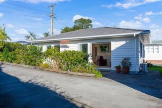 The Peninsula Riverside Abode with Garden Views - Auckland - 3