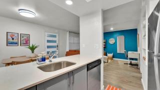 Bright 2Bed in Downtown Austin - Close to Everything - 8
