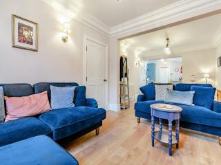 Glossop Cottage - 8