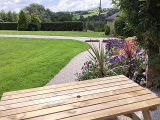 Garden Farm Cottage - Ilam - 3
