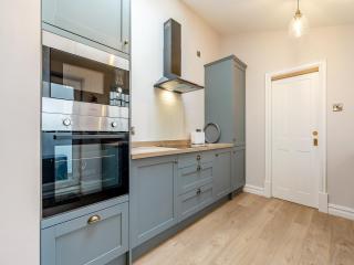 Glossop Cottage - 3