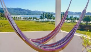 Dahlia Penthouse Beach Getaway, Stunning Views! - Sámara - 0