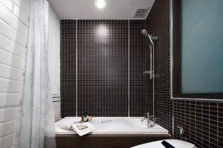 King Bed, Park, BTS 5min | Free Parking, Fast WiFi - 4