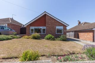Spacious Bungalow with Parking & Garden, Only 15 Minutes from Oxford City Centre - 3