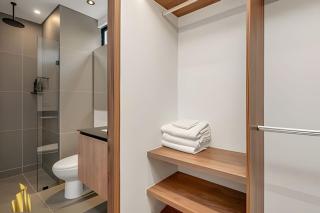 Morph 201 - High ceilings & modern apt/BBQ - 1