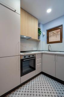 Perfect City Base - Steps from Piata Universitatii - 9