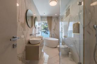 Glamorous Kastela Villa 4 Bedrooms Villa Seafront Paradise Private Pool Overlooking Sensational Sea Views Split - 4