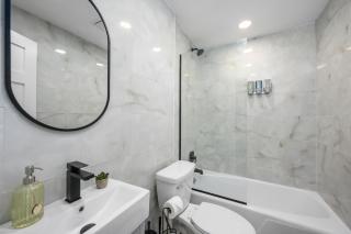 Modern Midtown Studio with Pool Access and Free Parking - Houston - 3