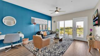 LUX 1B1B with Parking, Pool, Gym, Private Patio near Austin - 0