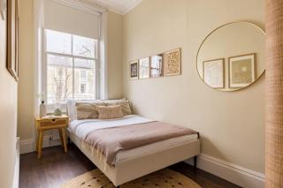 The Notting Hill Base - Charming 2BDR with Balcony - London - 6