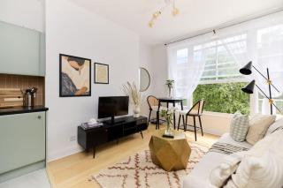 The Camden Hideout - Modish and Bright 2BDR Flat - London - 8