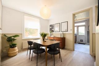 The Furness Hideout - Charming 2BDR Flat with Shared Garden - 8