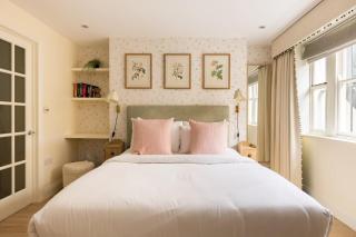 The Chelsea Abode - 4BDR Home with Terrace - London - 7