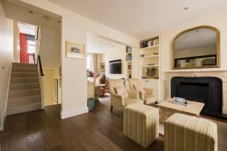 The Chelsea Abode - 4BDR Home with Terrace - London - 5