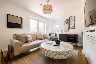 The Fulham Bolthole - Beckoning 2BDR Flat with Garden - London - 9