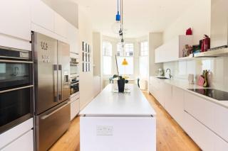 The Clapham Crib - Spacious 4BDR House with Patio - 6