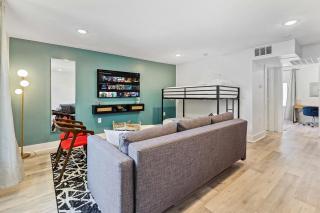 Modern 1st floor 1B1B near Dtown Dallas with free Parking - 0