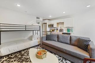 Modern 1st floor 1B1B near Dtown Dallas with free Parking - 7