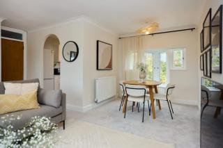 The Isleworth Place - Stunning 1BDR Flat with Balcony - Isleworth - 9