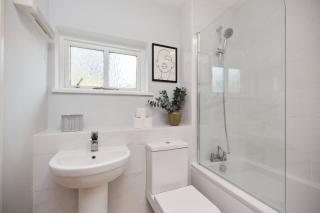 The Isleworth Place - Stunning 1BDR Flat with Balcony - Isleworth - 3