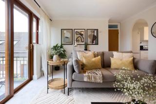 The Isleworth Place - Stunning 1BDR Flat with Balcony - 1