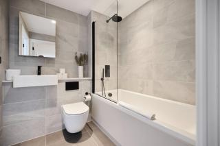The Tottenham Classic - Charming 2BDR Flat with Balcony - London - 4