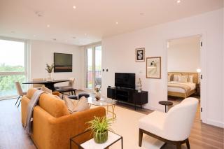 The Tottenham Classic - Charming 2BDR Flat with Balcony - London - 2