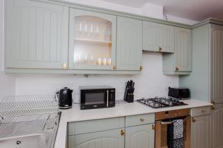 The Sparkford Gardens - Lovely 2BDR with Balcony - London - 4