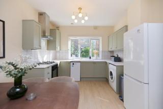 The Harlesden Retreat - Stunning 1BDR with Garden - 9