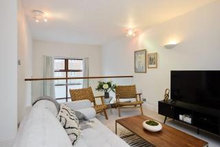 The Violet Hill Haven - 3BDR Home with Garden - London - 9