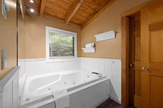 Smoky Mountain Cabin Retreat - Pigeon Forge - 5