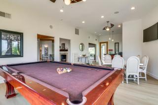 Play, Swim and Unwind Luxe Los Angeles Oasis! - Chatsworth Lake Manor - 8