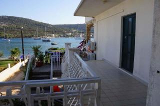 One-Bedroom Apartment in Vinisce I - Vinišće - 9