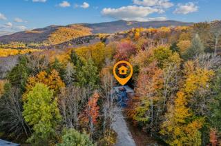 Hot Tub Sauna Firepit Nespresso Huge TV - Killington - 0