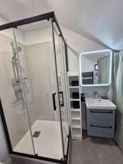 Loft Moderne et Rénové - Idéal Pros & Familles - 2 à 4 pers - Wifi - 5 min de la Gare - Nogent-le-Rotrou - 2