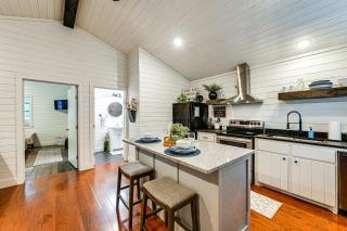 Serene Broken Bow Cabin with Fire Pit and Gas Grill! - 2