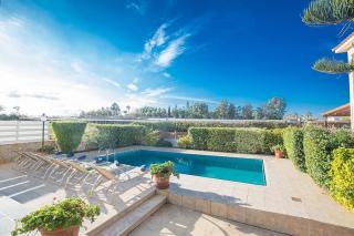 Villa Ayia Triada, Beautiful 5Bdr Villa With Pool, Close To All Beaches And Amenities - Paralimni - 6