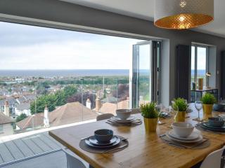 Hillside Retreat - 8