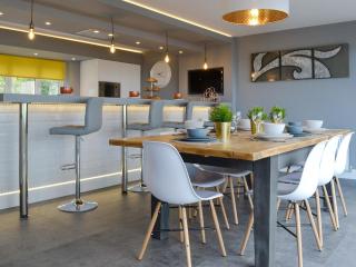 Hillside Retreat - 2