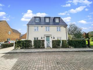 Mk Comfy Cosy Corner 6 Bedrooms Whole house - Milton Keynes - 0