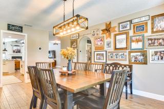 2 Blocks to Golf Course Spacious Tampa Home! - 2